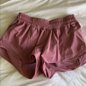 Dusty pink hotty hot short 2.5